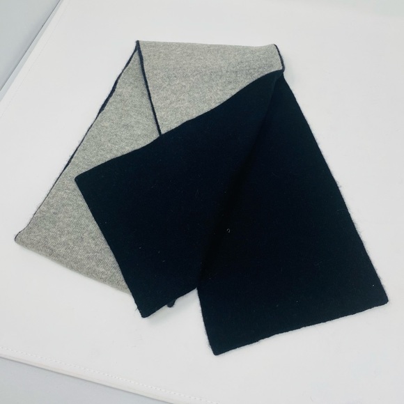 100% Cashmere Gray/ Black Scarf - Picture 3 of 3